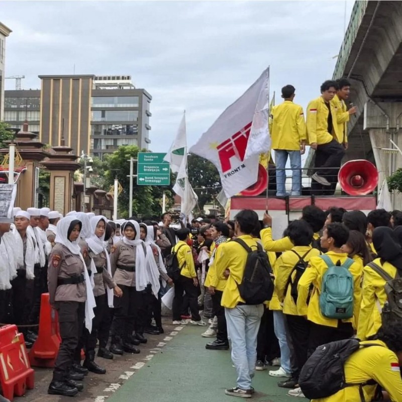 Mabes Polri Digoyang Aksi Demo