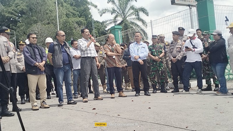 Ribuan Karyawan TPL Demo Tuntut Pesangon