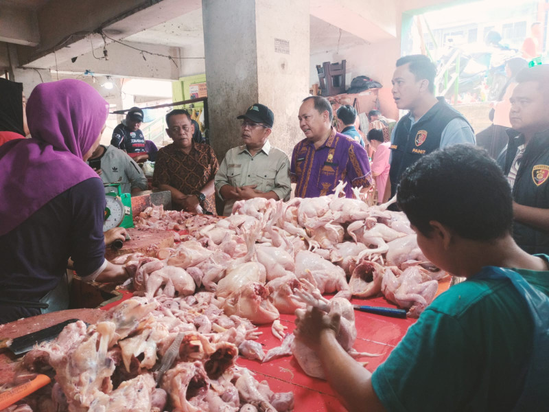 Pastikan Harga Pangan Aman, Subdit I Indag Krimsus Polda Sumut Sidak Pasar Petisah dan Sukarami