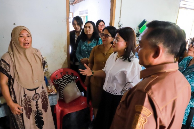 Inovasi Produk dan Modal Usaha, Ketua Dekranasda Kunjungi 5 UMKM dan IKM