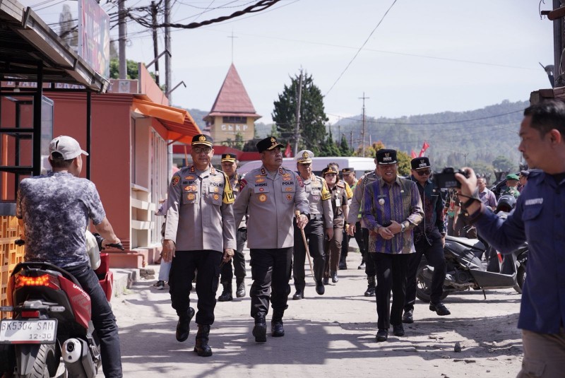 Kapolda Sumut tinjau langsung Operasi Ketupat Toba 2026 di Berastagl