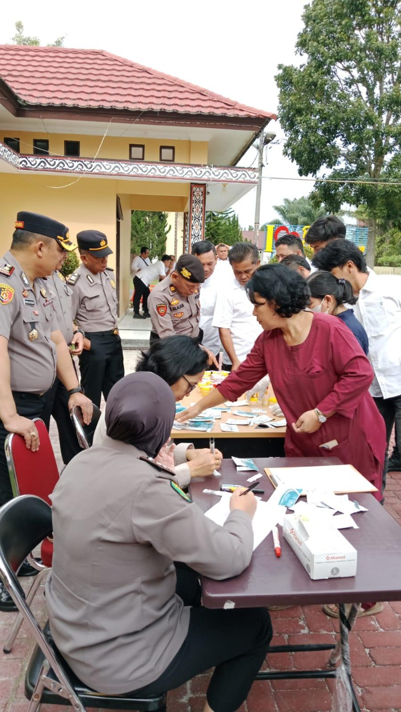 Kapolres Simalungun Gelar Sidak Tes Urine Mendadak, 37 Perwira dan Personel Opsnal Narkoba Diperiksa &mdash; Hasilnya Nihil Narkoba!