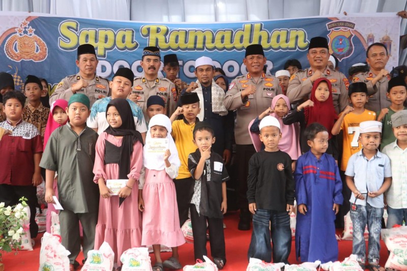 Kapolres Simalungun Santuni 50 Anak Yatim