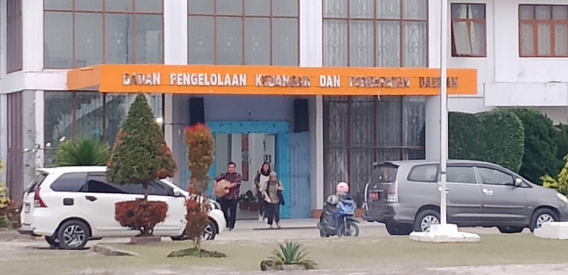 Wartawan Dilarang Ambil Gambar Ruangan Saat BPK RI Audit Keuangan APBD Humbahas 2025