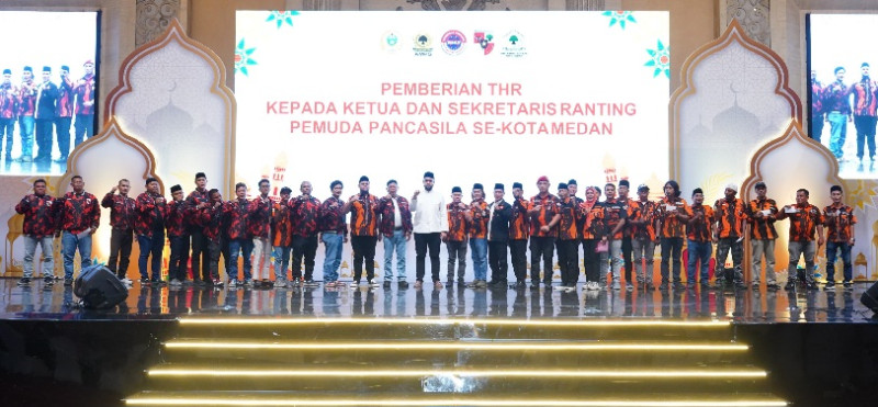 Ketua MPC PP Kota Medan Berikan  THR Untuk Ketua & Sekretaris Ranting Pemuda Pancasila se Kota Medan