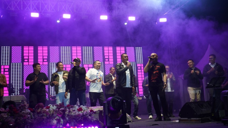 Konser Musik Meriahkan Puncak HUT ke-27 Kabupaten Toba
