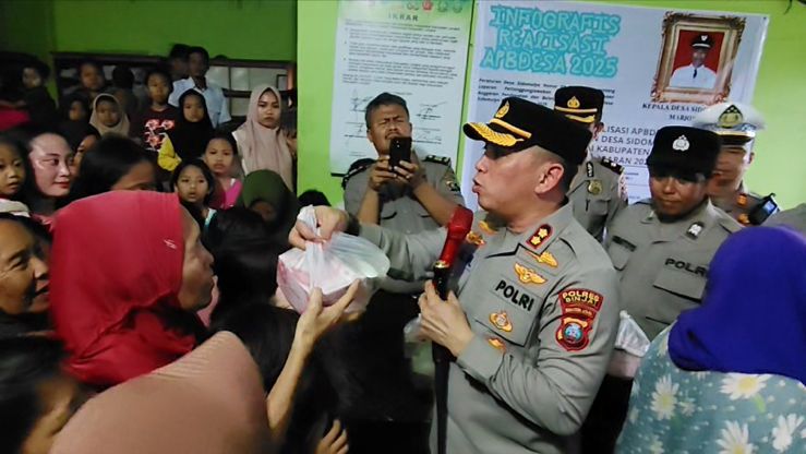 Kapolres Binjai Berbagi Takjil di Bulan Suci Ramadhan Bersama Warga
