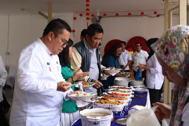 Sambut Tim Paduan Suara HKBP Waringin Jakarta, Wesly Ajak Makan dan Belanja Oleh- oleh