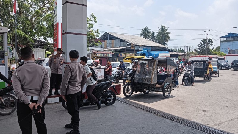 " Pasokan BBM Masih Banyak, Masyarakat Jangan Panik."
