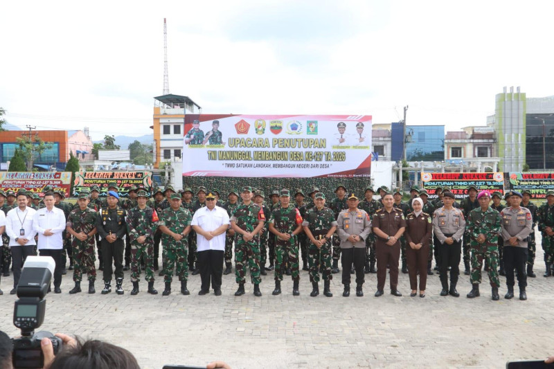Kapolres Simalungun Hadiri Penutupan TMMD ke-127! TNI-Polri-Pemda Bersatu Bangun Desa, Warga Nikmati Sembako dan Pengobatan Gratis