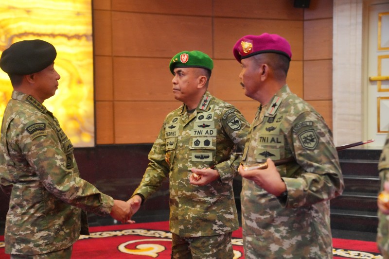 Panglima TNI Pimpin Penyerahan dan Pelantikan Jabatan di Lingkungan TNI