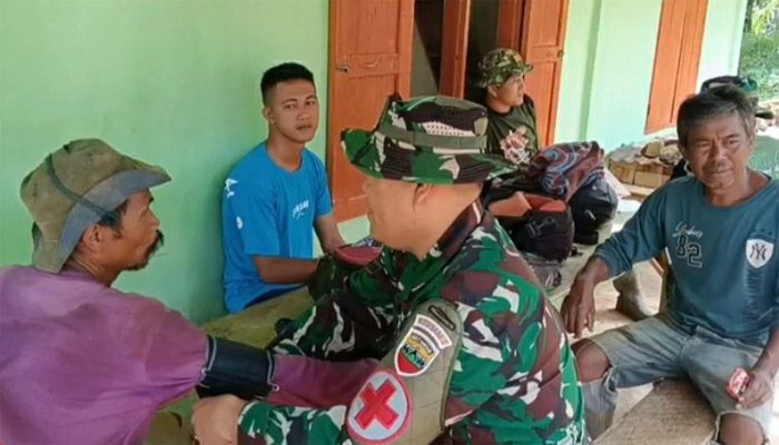 Tim Medis Satgas TMMD ke-127 Kodim 0212/Tapsel Berikan Sentuhan Pemeriksaan Gratis Kepada Warga Angkola Sangkunur