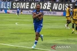 Persib Bandung  Berhasil Menang Lawan Persik Kediri