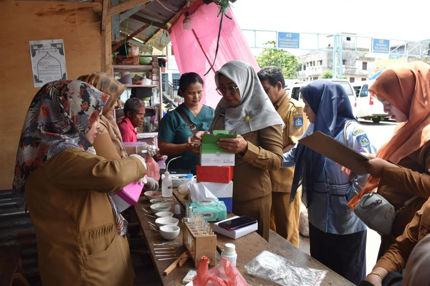 Jelang Lebaran Dinkes Sibolga Lakukan Pemeriksaan Pangan Intensif di Pasar dan Swalayan