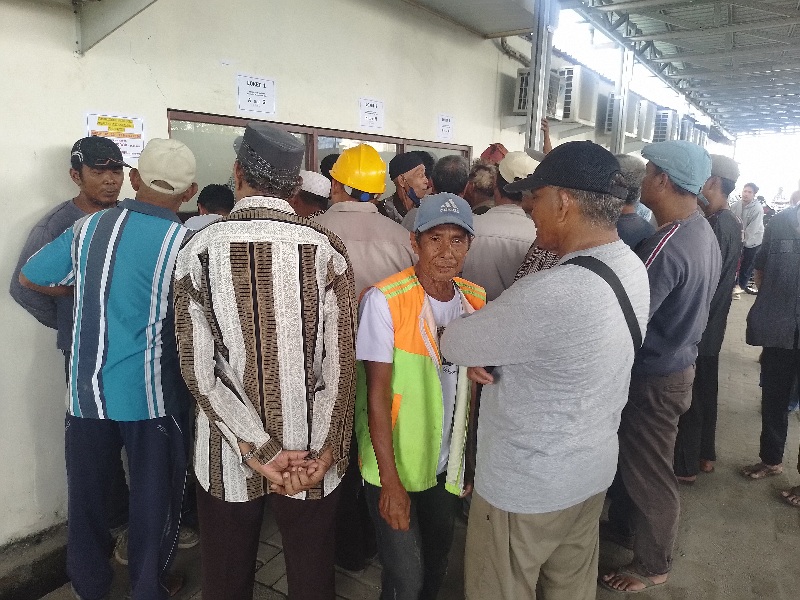 Buruh TKBM Terima THR Lebaran