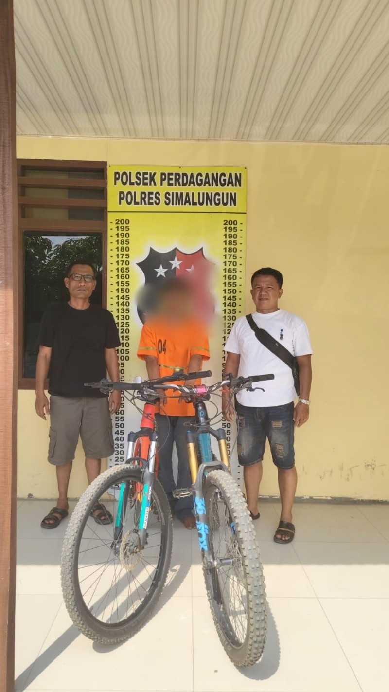 Polsek Perdagangan Ringkus Pencuri Dua Sepeda Gunung Senilai Rp 44 Juta, Aksi Memanjat Tembok Terbongkar