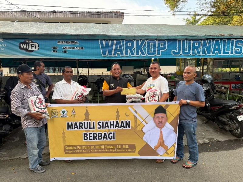 Anggota DPR RI  Maruli Siahaan Berikan Bantuan Kepada Wartawan di Medan