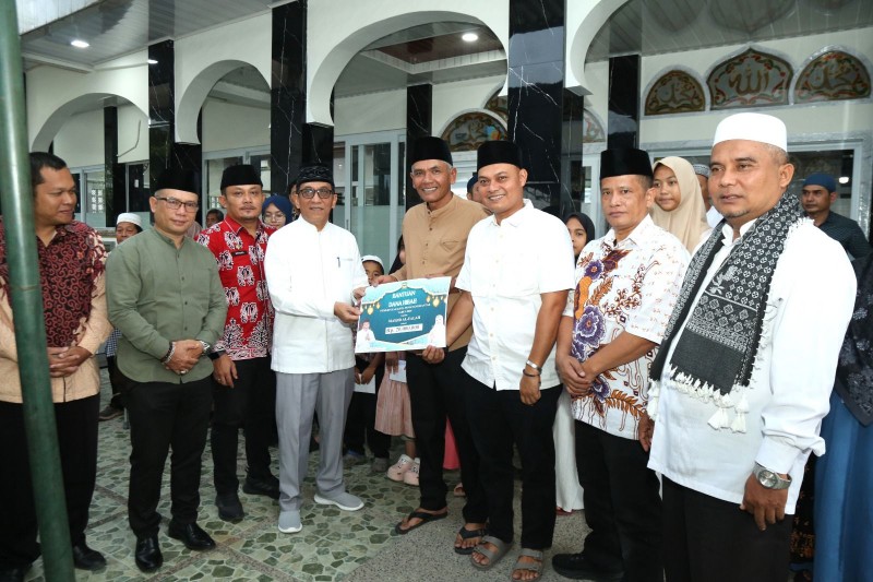 Safari Ramadhan Terakhir Pemko Siantar, Bantu Dana Hibah Rp20 Juta ke Masjid Al Falah