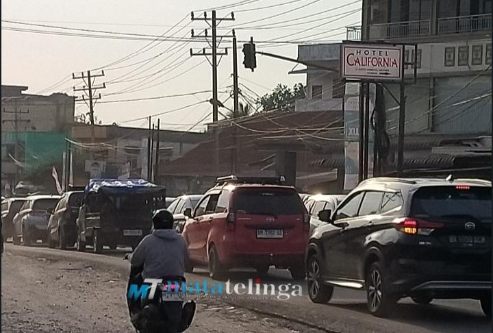 H+3 Idhul Fitri 1447 H, Jalinsum Jalan Gatot Subroto Padat Merayap