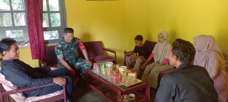 Komsos Humanis Babinsa Mamut  di Momentum Idul Fitri
