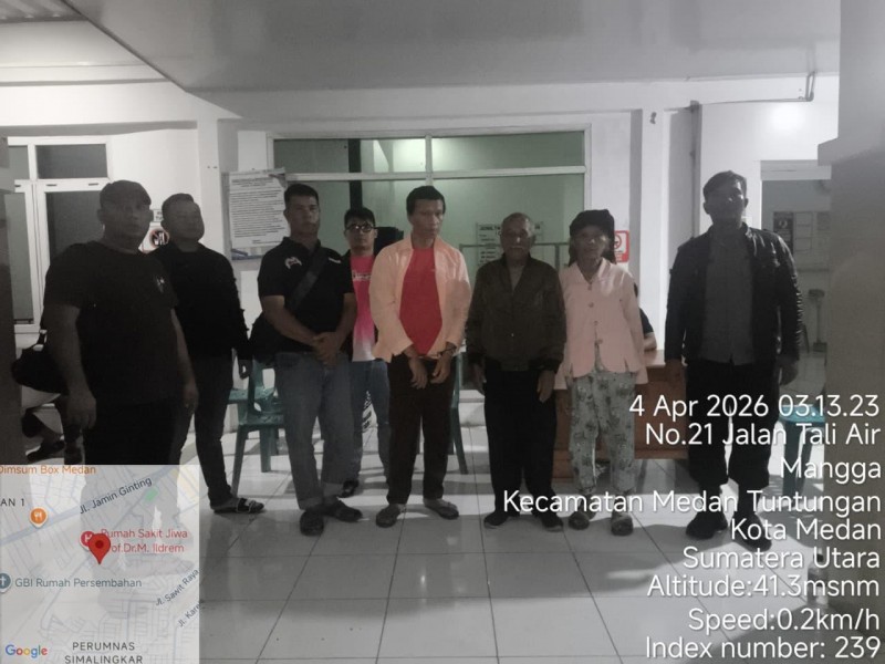 Sat Reskrim Polres Simalungun Kawal Dini Hari Antar Terlapor Penganiayaan Bergangguan Jiwa ke RSJ Medan