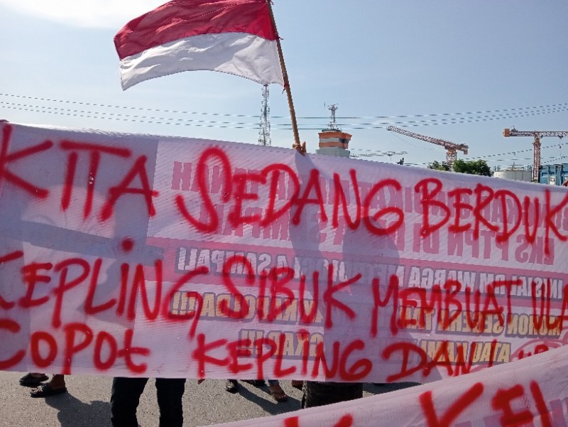 Warga Demo : COPOT KAPOLRES BELAWAN!!!