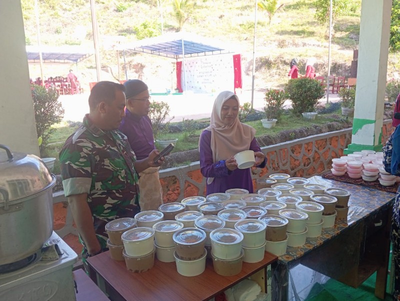 Danramil Senayang Tinjau UMKM Siswa, Perpisahan SMAN 1 Jadi Ajang Tumbuhkan Jiwa Wirausaha dan Nasionalisme*