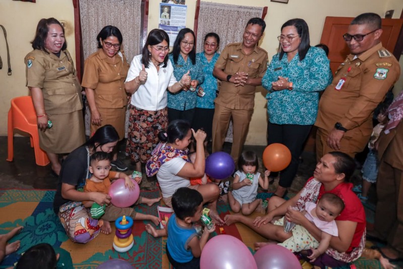 Kunjungi 2 Posyandu di Marihat, Ny Liswaty Berharap Layanan Maksimal Bagi Balita dan Lansia