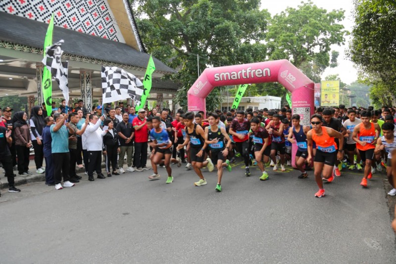 HUT ke XXV FKGOR Siantar, Wali Kota Wesly Silalahi Lepas Ribuan Peserta Fun Run 10K