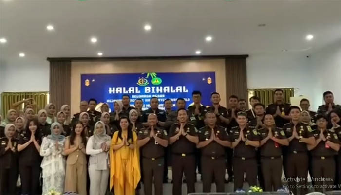 Pererat Silaturahmi, Keluarga Besar Kejari Gorontalo Gelar Halal Bi Halal