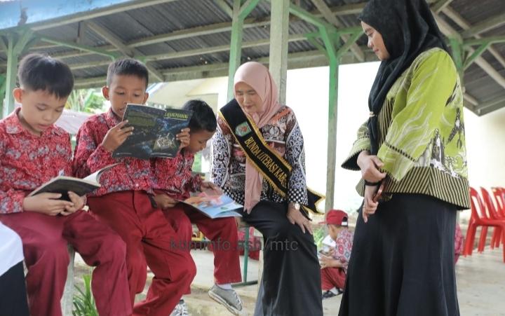 Bunda Literasi Tegaskan Pentingnya Membaca Untuk Menambah Wawasan & Pengetahuan