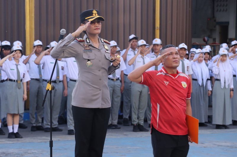 Kapolres Pematangsiantar Pembina Upacara Bendera di SMA Sultan Agung, Jauhi Narkoba