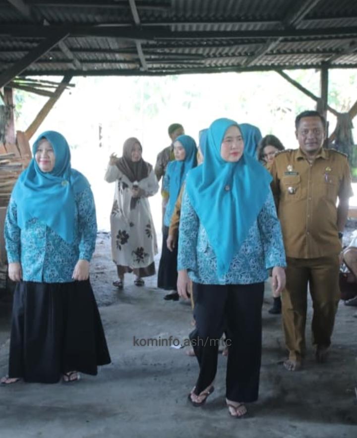 Ketua TP.PKK Asahan Lakukan Pembinaan Lomba UP2K K PKK Kelurahan Sentang