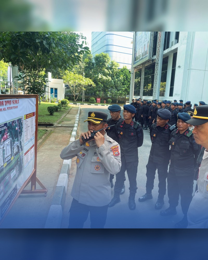 Brimob Polda Sumut Tampil Humanis dan Profesional, Kawal Penyampaian Aspirasi di Kantor Gubernur dengan Aman dan Kondusif