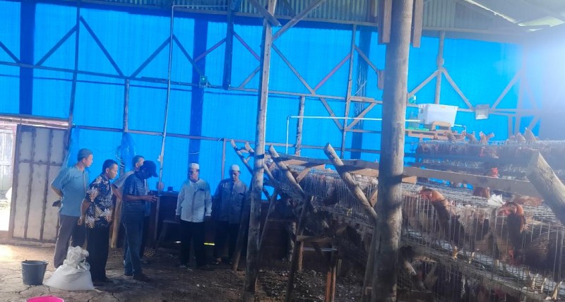 Ketua PC NU bersama Rombongan dan  Ketua BSPPL Studi Banding Ayam Petelur di Sipirok