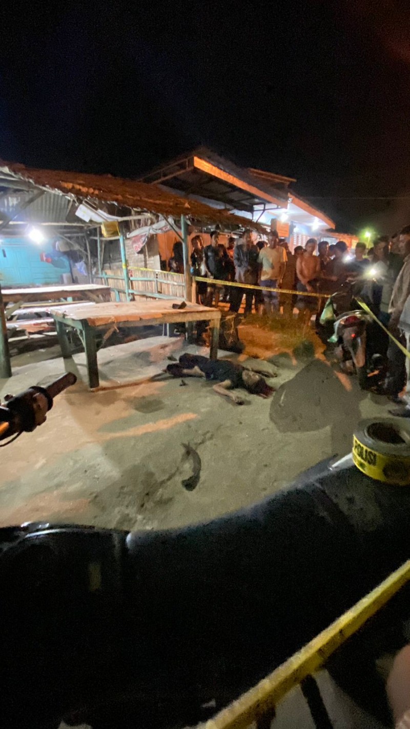 Pengunjung Warung Tuak Tewas Digorok