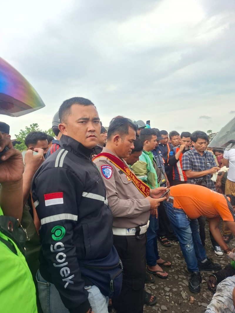 Driver Ojol Tewas Tertabrak Kereta Api, Penumpang Selamat Lompat