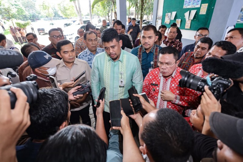 Soal Lahan dan Bangunan, Gubsu Bobby Kunjungi SMA N 5 Pematangsiantar