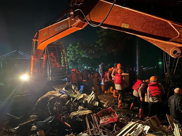 Tim Gabungan Turun Lokasi Banjir dan Longsor Wilayah Sembahe