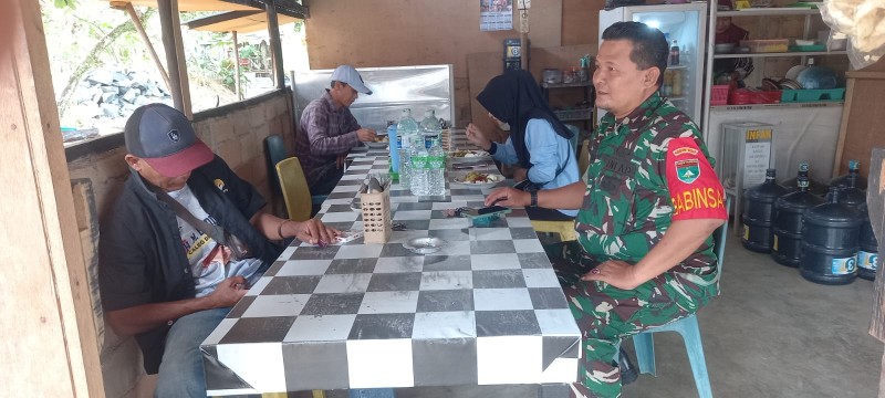 Peran Aktif Babinsa Mamut, Edukasi Warga Cegah Kebakaran dan Jaga Stabilitas Wilayah