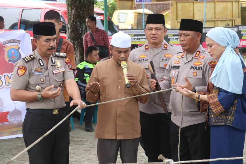 Polres Simalungun Sembelih 12 Ekor Sapi dan 13 Kambing, 1.200 Paket Daging Qurban Dibagikan kepada Masyarakat