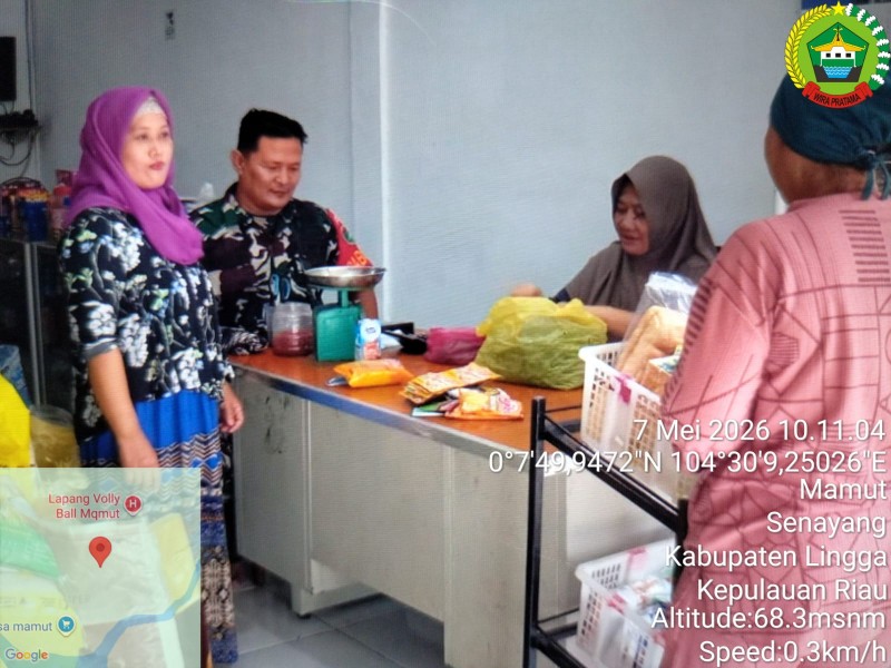 Komsos Babinsa, Monitor dan Jaga Stabilitas Harga Serta Ketersediaan Sembako di Desa Mamut