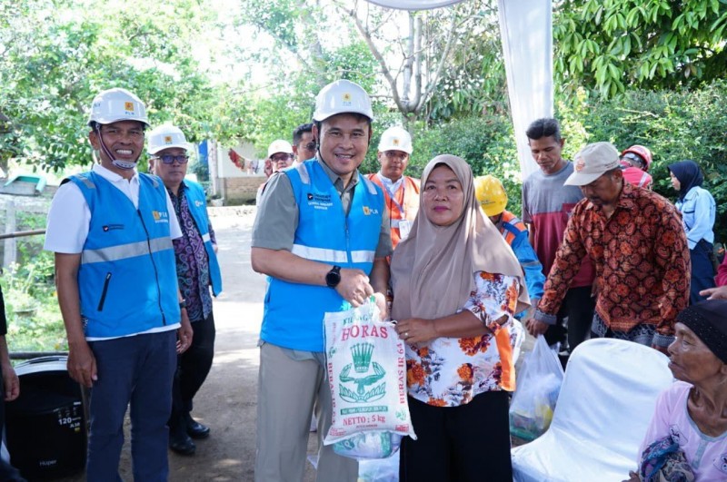 Terangi Rumah Ibu Atik, PLN Sumut Hadirkan Harapan Lewat Program Light Up The Dream