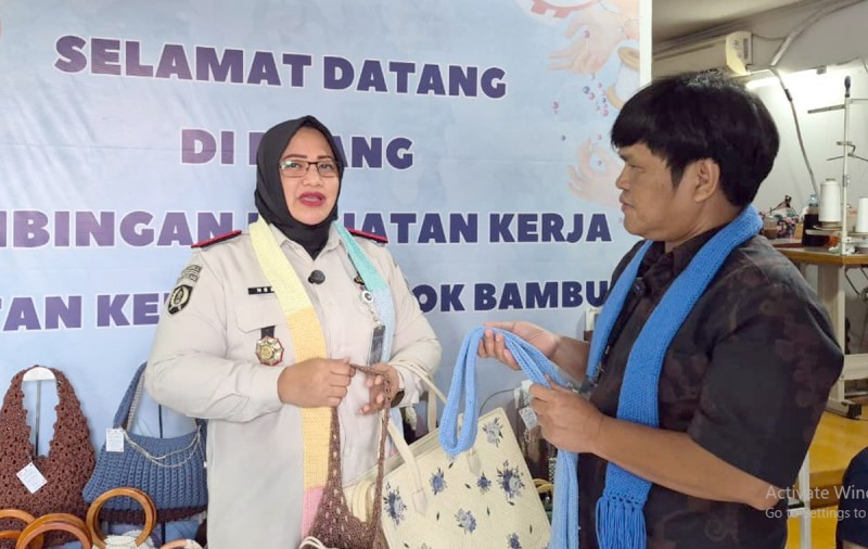 Merajut Tas, Merajut Masa Depan, Harapan Baru dari Rutan Perempuan Pondok Bambu