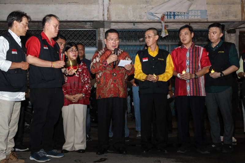 Wesly Silalahi Bersama Ketua PKK, Buka Ritual Pradaksina Trisuci Waisak 2570 BE