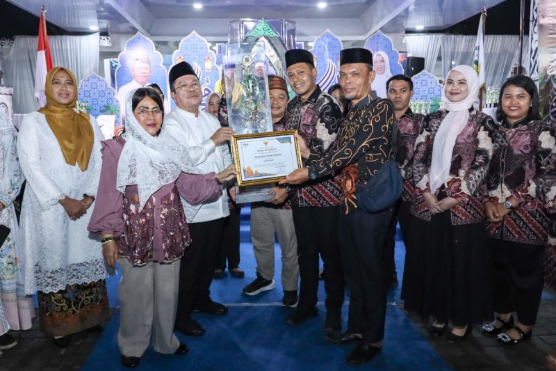 Wesly Tutup MTQN ke 58 Tingkat Kota, Kecamatan Siantar Martoba Juara Umum