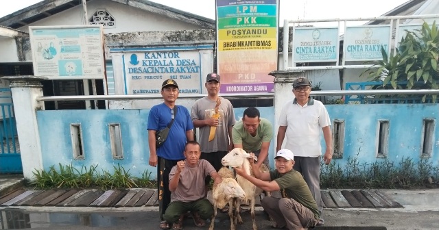 Tiga Ekor Kambing Dikurbankan, Pemdes Cinta Rakyat Tebar Kepedulian kepada Masyarakat