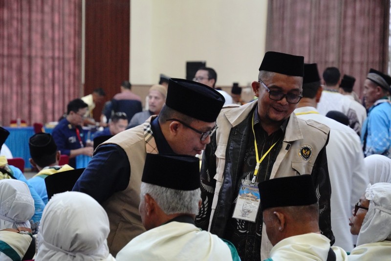 Sambut Kloter 09, Kakanwil Kemenhaj Sumut Tekankan Disiplin, Jaga Nusuk dan Hindari Makanan Luar Asrama