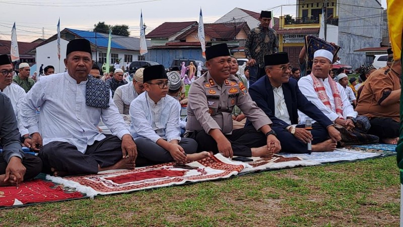 Kapolres Simalungun Sholat Idul Adha Bersama Forkopimda, Wujud Nyata Sinergitas TNI-Polri dan Pemerintah Daerah
