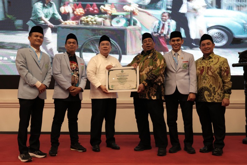 Dukung Kegiatan Keagamaan, Wesly Silalahi Dapat Penghargaan dari BKPRMI